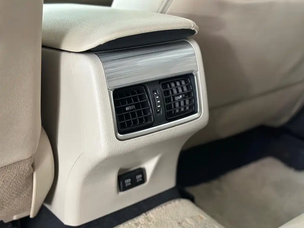 Toyota Toyota Camry 2018 Hybrid 2.5HG Luxury Edition 2018 - thumbnail 13