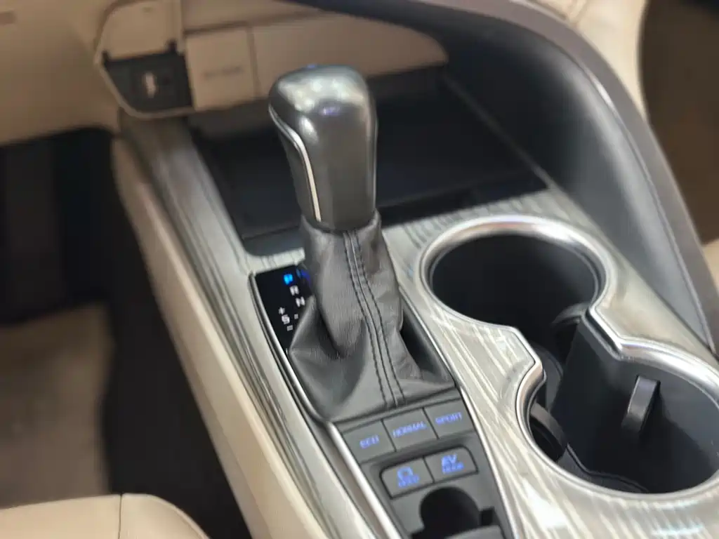 Toyota Toyota Camry 2018 Hybrid 2.5HG Luxury Edition 2018 - thumbnail 16