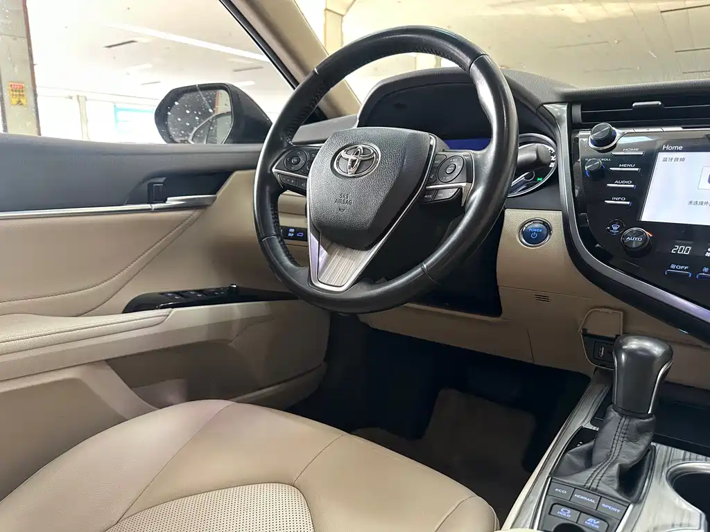 Toyota Toyota Camry 2018 Hybrid 2.5HG Luxury Edition 2018 - thumbnail 17