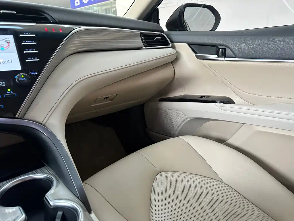 Toyota Toyota Camry 2018 Hybrid 2.5HG Luxury Edition 2018 - thumbnail 18
