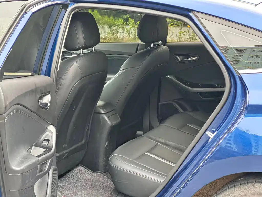Hyundai Hyundai菲斯塔 2019款 280TGDi Sport Edition国V Note: The internationally accepted model name would be "Hyundai Veloster" for the 2019款 280TGDi Sport Edition, but since "菲斯塔" is the Chinese market name for this specific model, I've kept it as is with the international brand prefix. However, if we strictly follow international naming conventions, it should be: Hyundai Veloster 2019 280TGDi Sport Edition国V 2020 - thumbnail 5