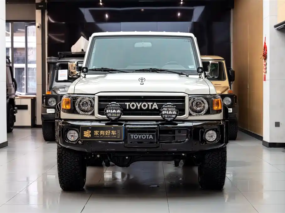 Toyota Land Cruiser LC71 2023 4.0L Manual (Imported) 2024 - thumbnail 2