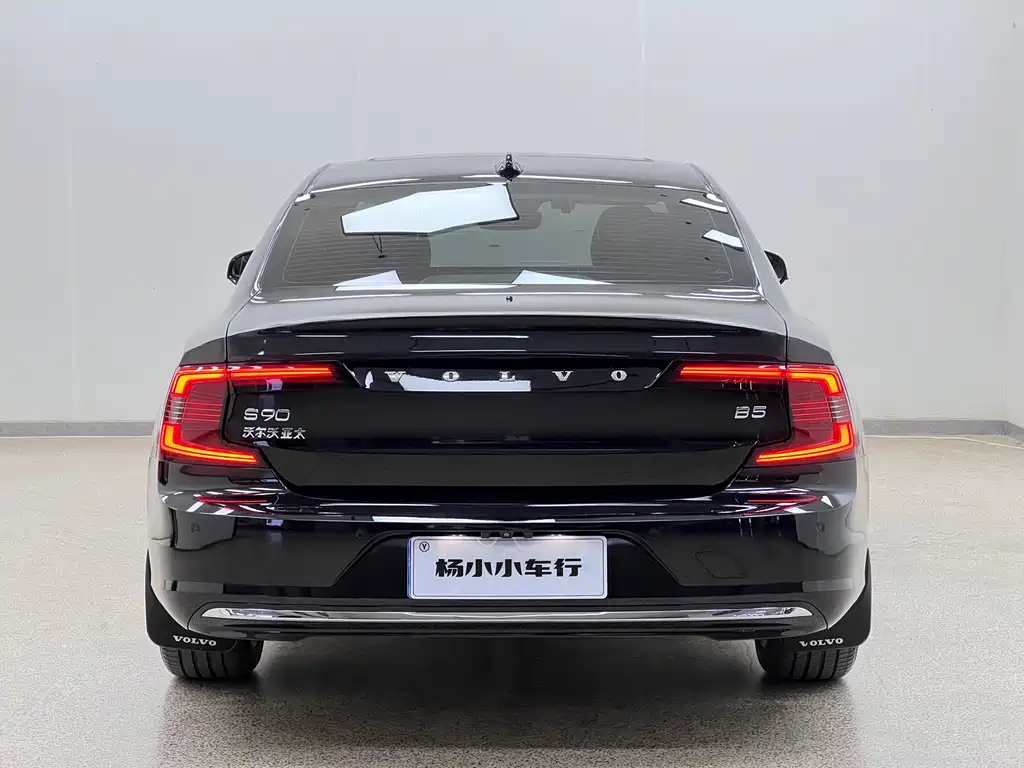 Volvo Volvo S90 2024 B5 Momentum Luxury Edition 2024 - thumbnail 6