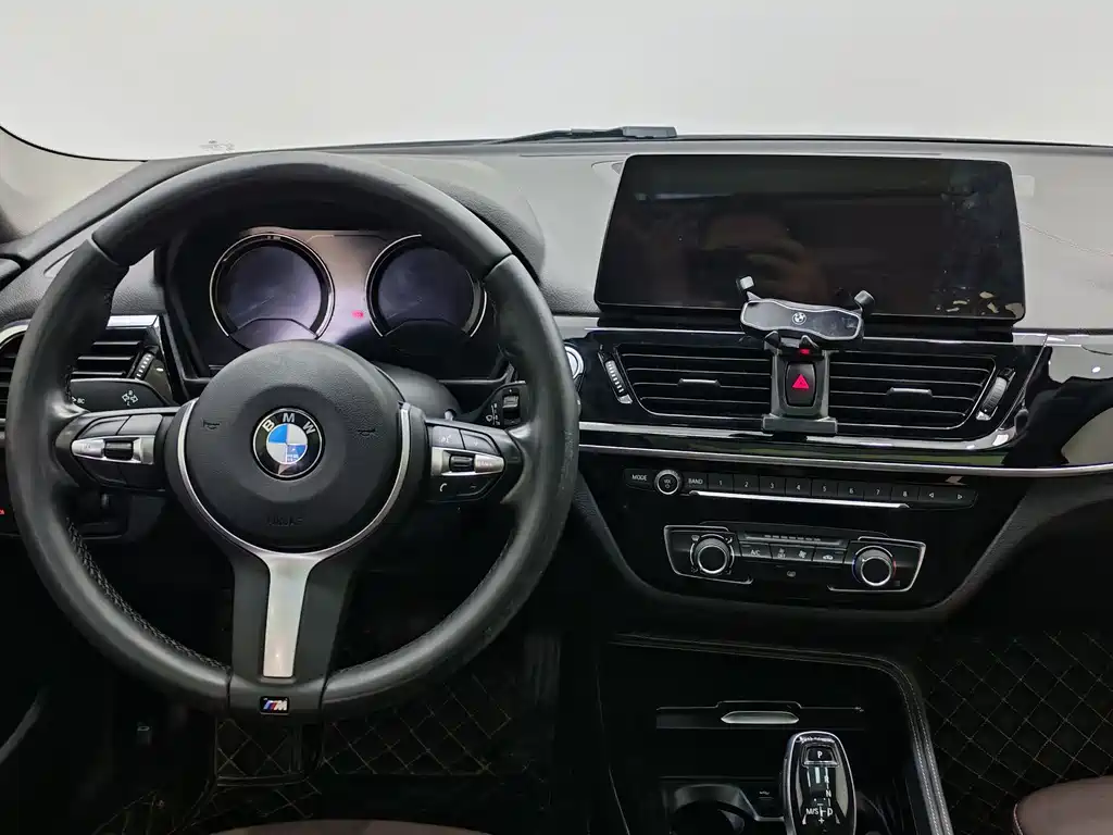 BMW BMW 1 Series 2021 120i M Sport Shadow Night Edition 2021 - thumbnail 12