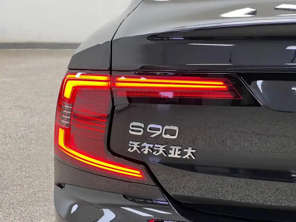 Volvo Volvo S90 2024 B5 Momentum Luxury Edition 2024 - thumbnail 11