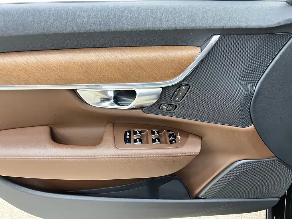 Volvo Volvo S90 2024 B5 Momentum Luxury Edition 2024 - thumbnail 12