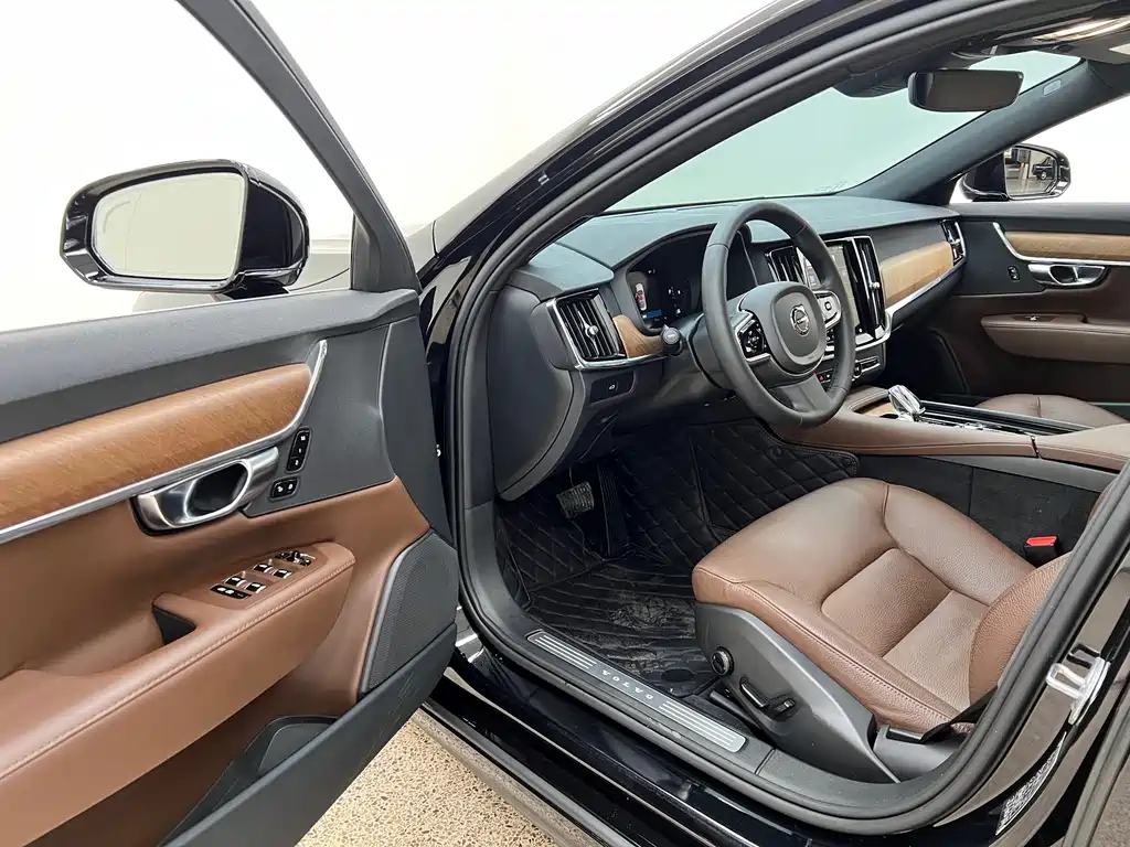 Volvo Volvo S90 2024 B5 Momentum Luxury Edition 2024 - thumbnail 13