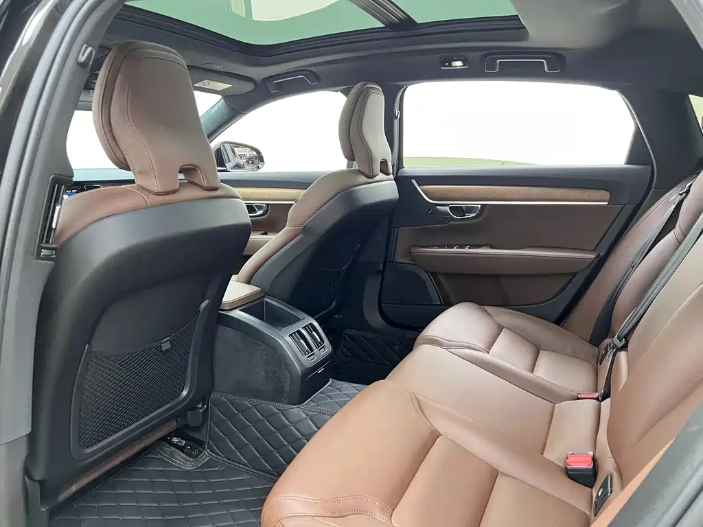 Volvo Volvo S90 2024 B5 Momentum Luxury Edition 2024 - thumbnail 17