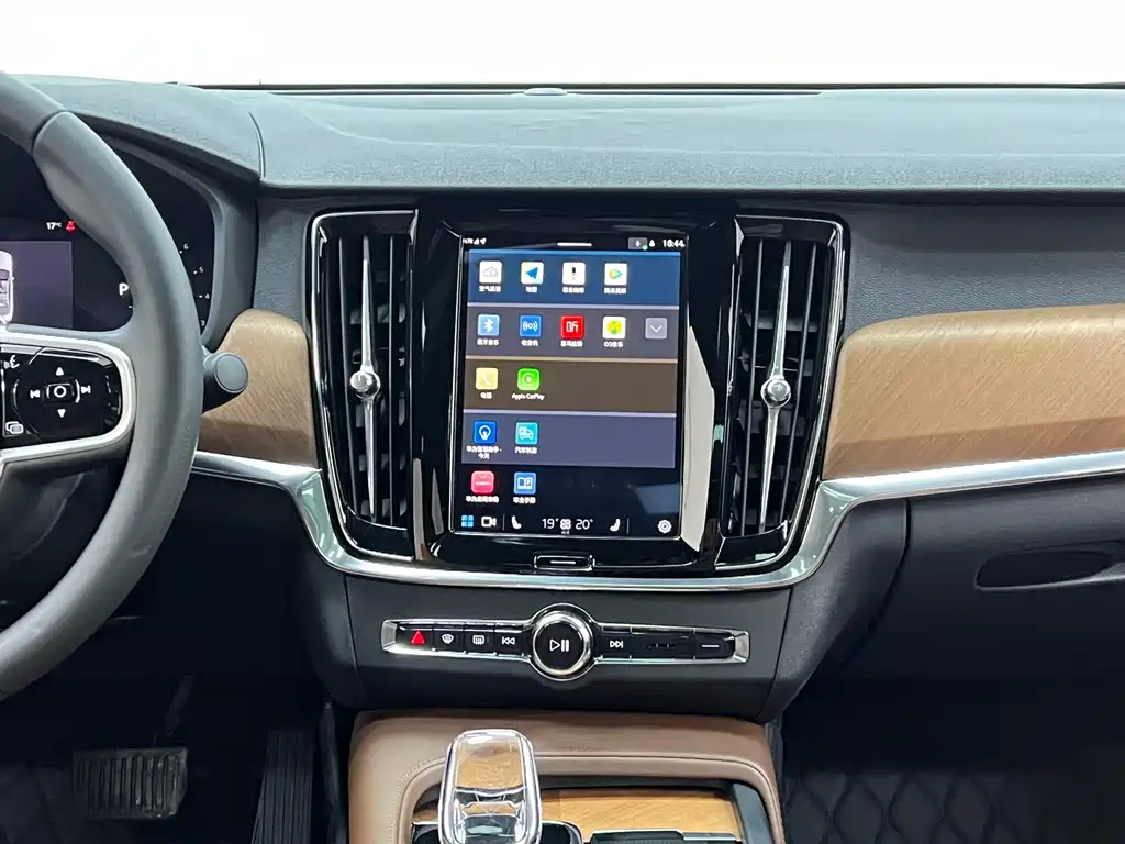 Volvo Volvo S90 2024 B5 Momentum Luxury Edition 2024 - thumbnail 24