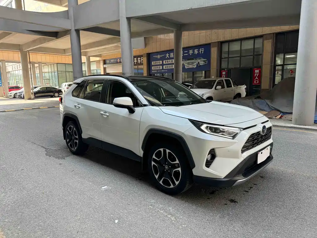 Toyota RAV4 2020 2.0L CVT AWD Premium Edition 2020 - thumbnail 3