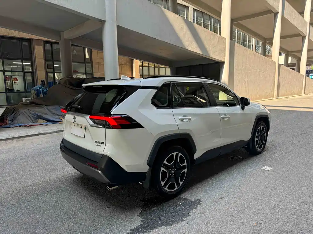 Toyota RAV4 2020 2.0L CVT AWD Premium Edition 2020 - thumbnail 6