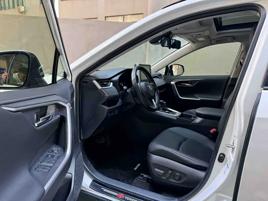 Toyota RAV4 2020 2.0L CVT AWD Premium Edition 2020 - thumbnail 7