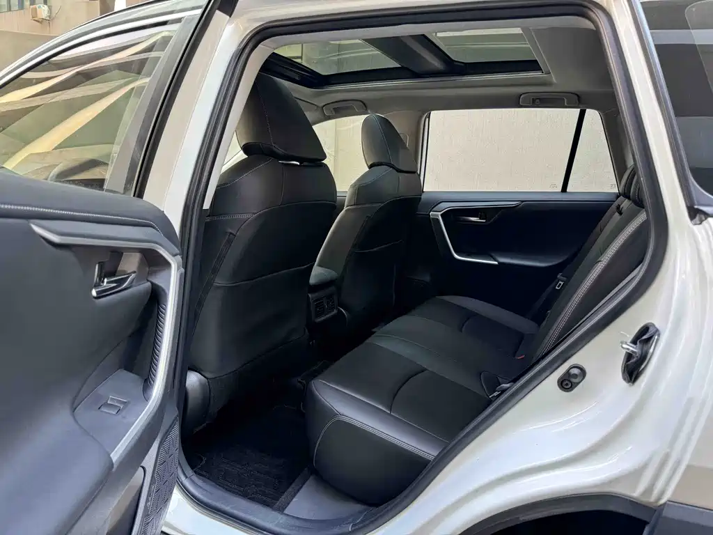 Toyota RAV4 2020 2.0L CVT AWD Premium Edition 2020 - thumbnail 8