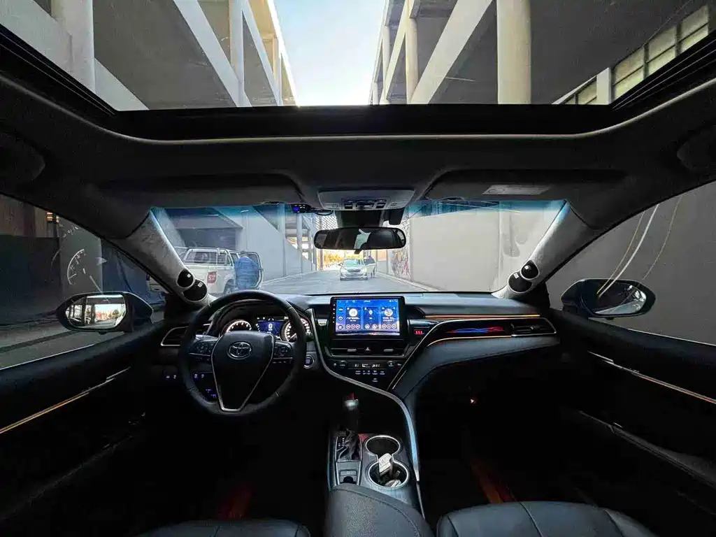 Toyota Toyota Camry 2022 2.0GVP Leading Edition 2023 - thumbnail 8