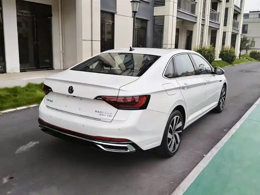 Volkswagen Volkswagen Sagitar 2025 Model Year Facelift 300TSI DSG Flying Edition 2026 - thumbnail 3