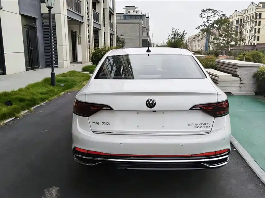Volkswagen Volkswagen Sagitar 2025 Model Year Facelift 300TSI DSG Flying Edition 2026 - thumbnail 4
