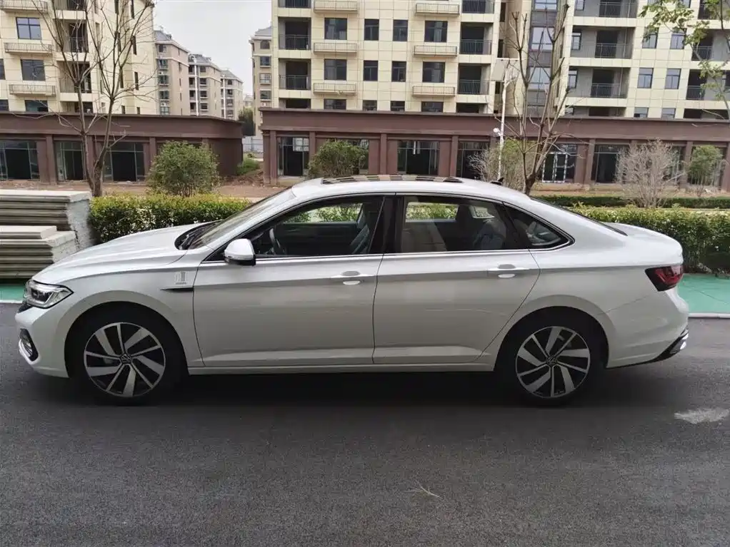 Volkswagen Volkswagen Sagitar 2025 Model Year Facelift 300TSI DSG Flying Edition 2026 - thumbnail 5