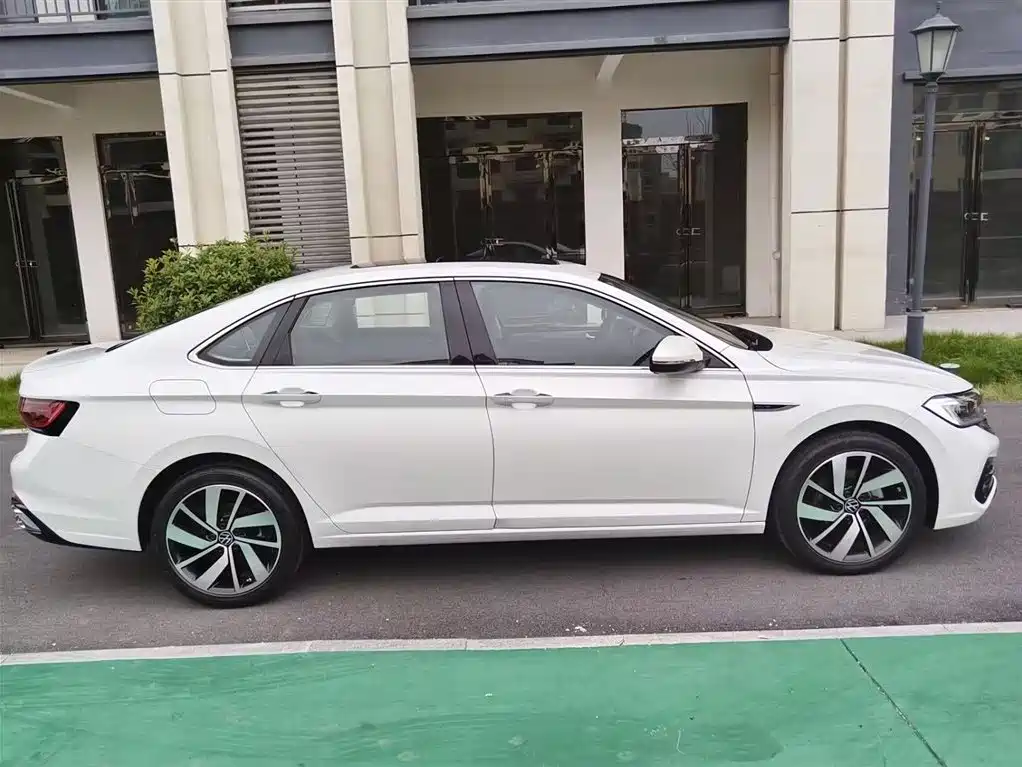 Volkswagen Volkswagen Sagitar 2025 Model Year Facelift 300TSI DSG Flying Edition 2026 - thumbnail 6