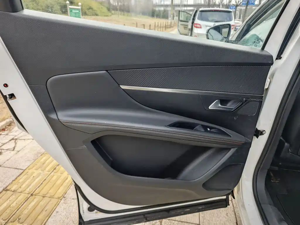 Peugeot Peugeot 5008 2017 350THP 7-seat Premium Edition 2018 - thumbnail 14