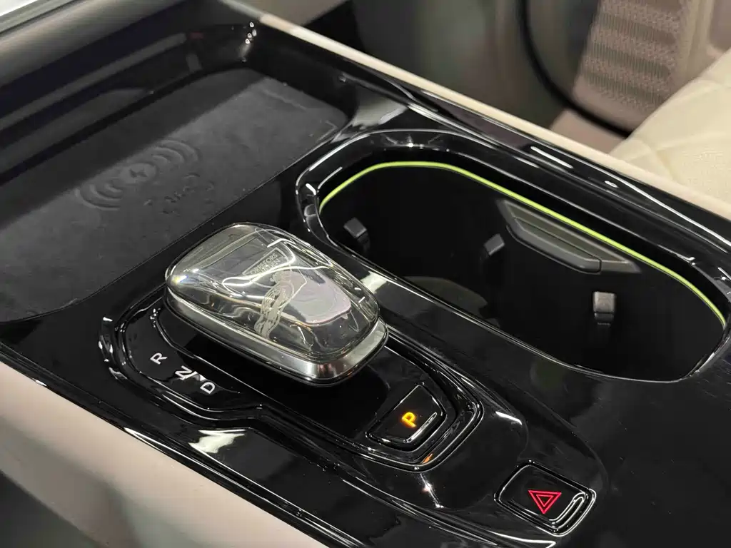 Volvo Volvo EM90 2025 Ultra Six-Seat 2025 - thumbnail 11