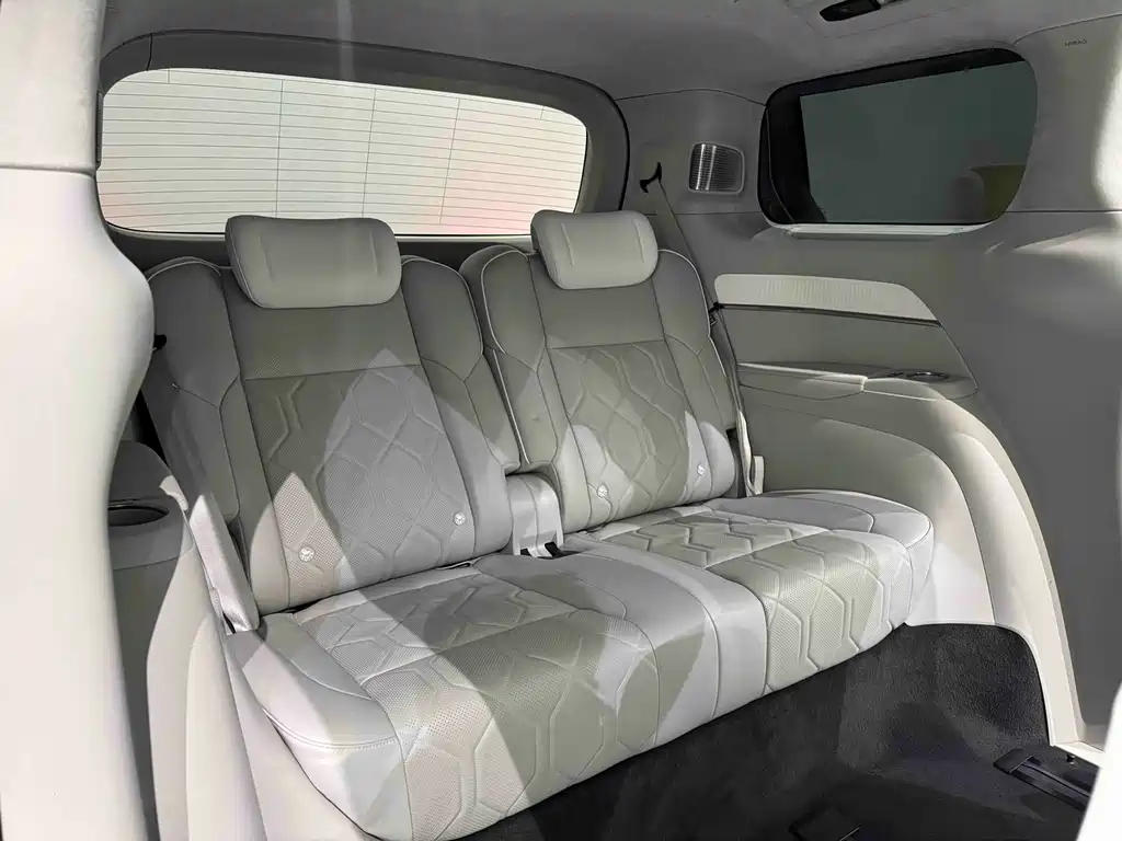 Volvo Volvo EM90 2025 Ultra Six-Seat 2025 - thumbnail 18