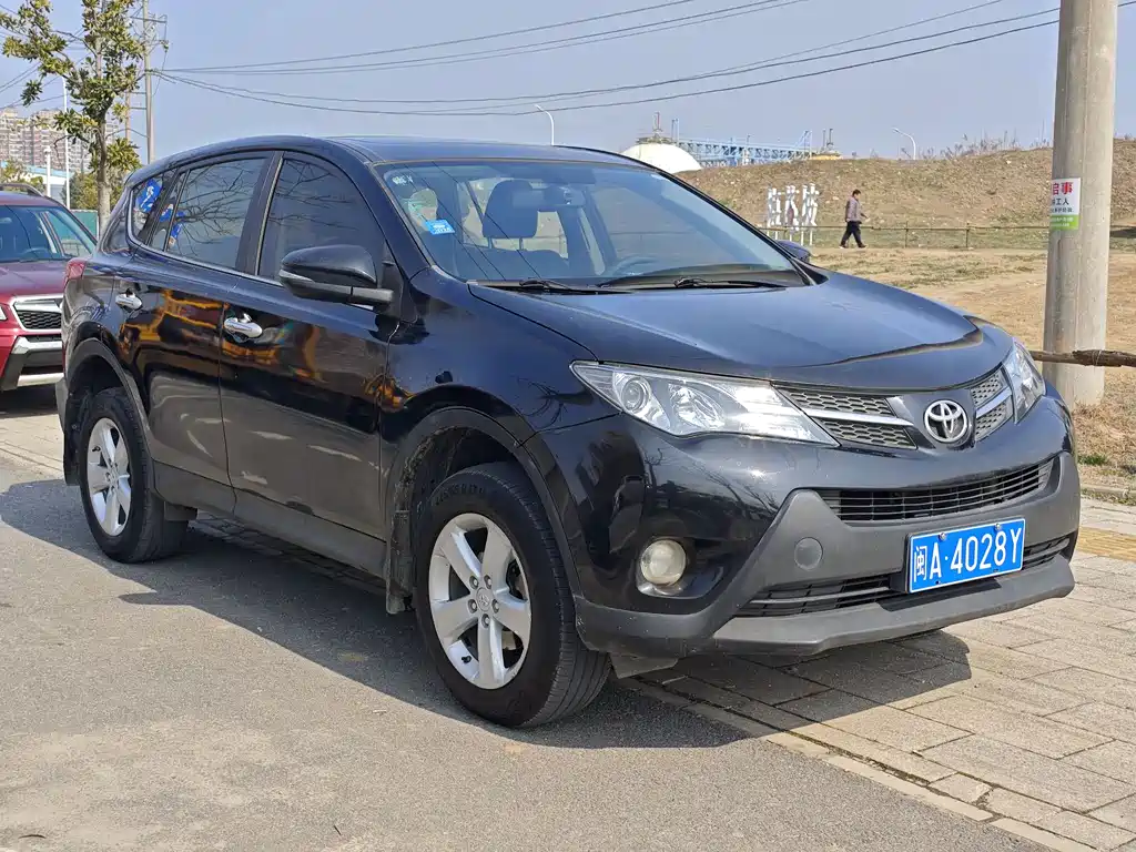 Toyota RAV4 2015 2.5L Automatic AWD Premium Edition 2015 - thumbnail 3