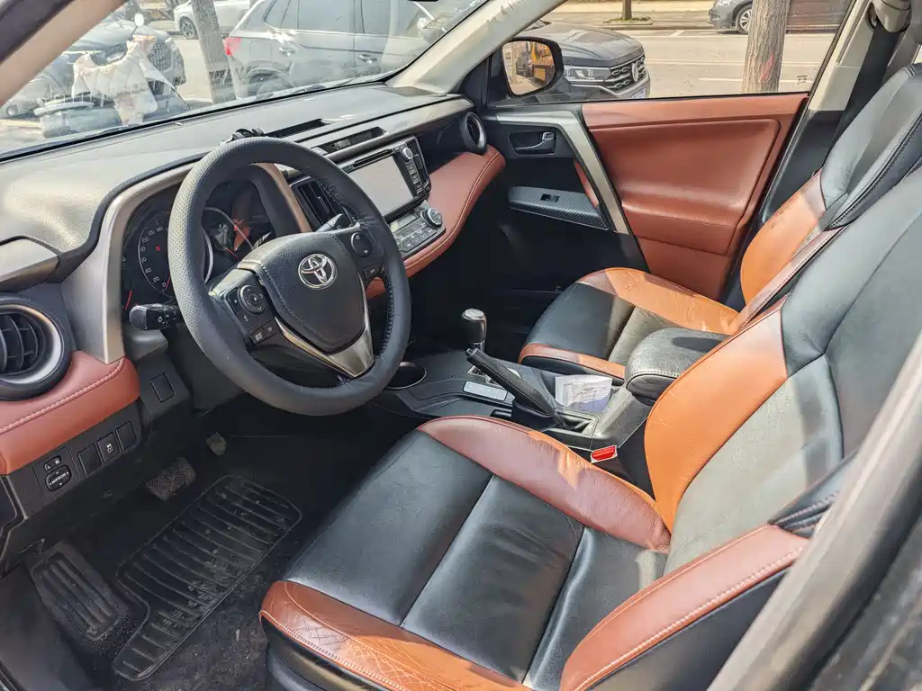Toyota RAV4 2015 2.5L Automatic AWD Premium Edition 2015 - thumbnail 6