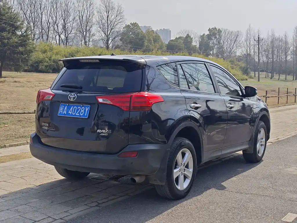 Toyota RAV4 2015 2.5L Automatic AWD Premium Edition 2015 - thumbnail 16