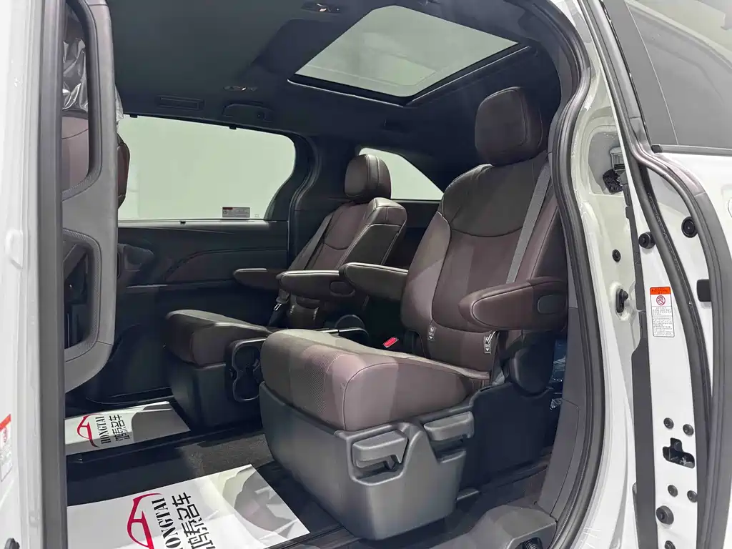 Toyota Toyota Granvia 2024 2.5L Hybrid Premium PLUS AWD 2026 - thumbnail 13