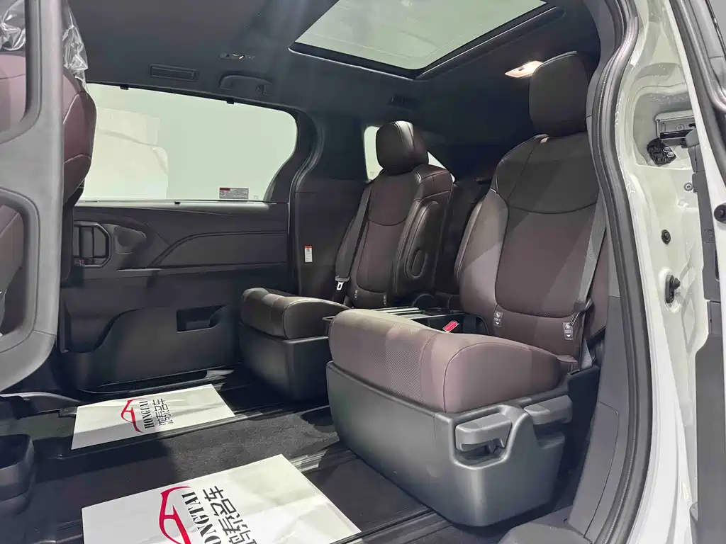 Toyota Toyota Granvia 2024 2.5L Hybrid Premium PLUS AWD 2026 - thumbnail 15
