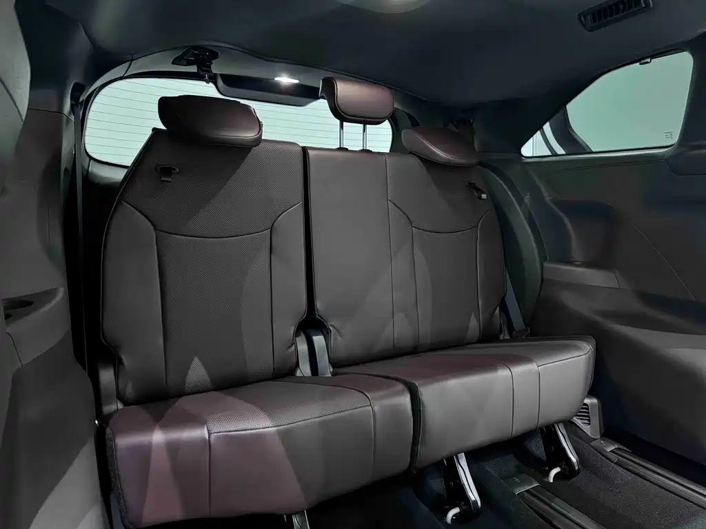 Toyota Toyota Granvia 2024 2.5L Hybrid Premium PLUS AWD 2026 - thumbnail 16
