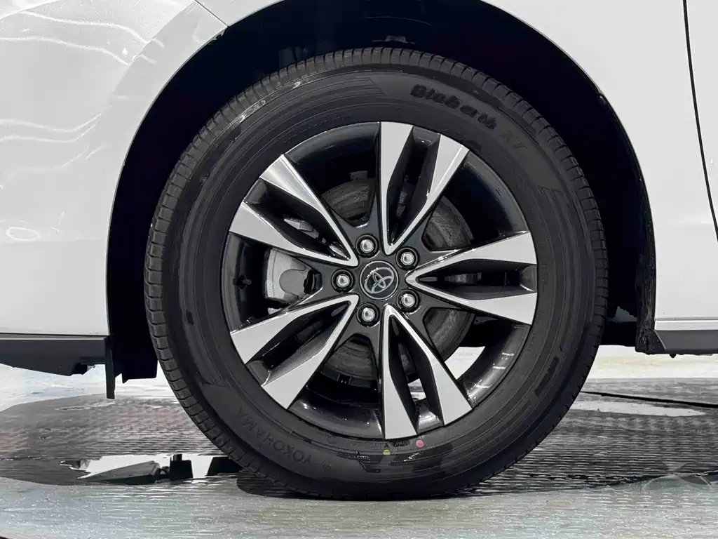 Toyota Toyota Granvia 2024 2.5L Hybrid Premium PLUS AWD 2026 - thumbnail 18