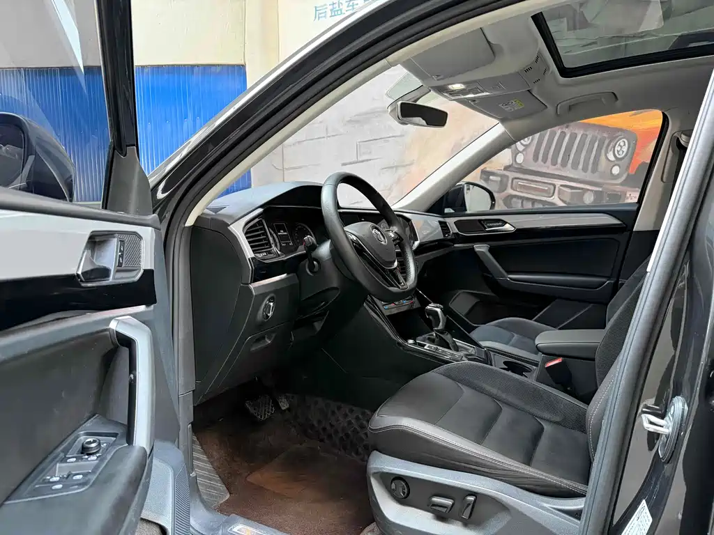 Volkswagen Tayron 2020 330TSI Two-Wheel Drive Luxury Intelligent Connection Edition 2020 - thumbnail 4