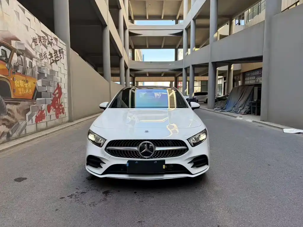 Mercedes-Benz Mercedes-Benz A-Class 2022 Facelift A 200 L Sport Sedan Fashion Edition 2023 - thumbnail 2