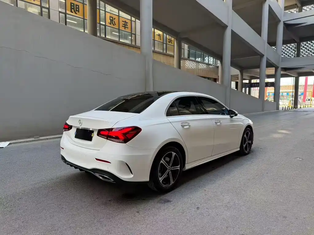 Mercedes-Benz Mercedes-Benz A-Class 2022 Facelift A 200 L Sport Sedan Fashion Edition 2023 - thumbnail 6