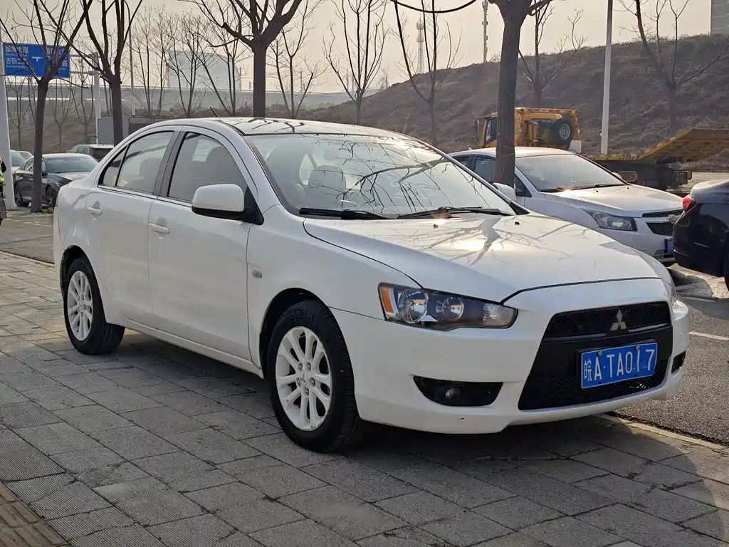 Mitsubishi Mitsubishi Lancer Evolution X 2011 Zhi Shang Edition 1.8L CVT Limited Edition 2013 - thumbnail 3