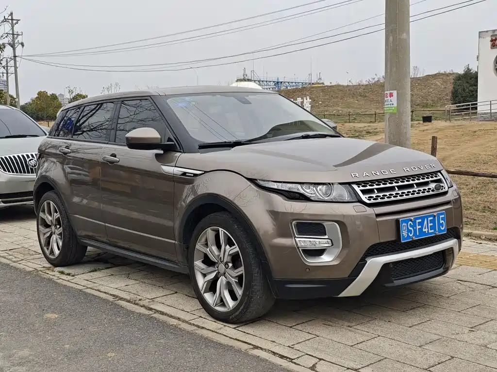 Land Rover Range Rover Evoque 2015 2.0T Dynamic Premium Limited Edition 2015 - thumbnail 3