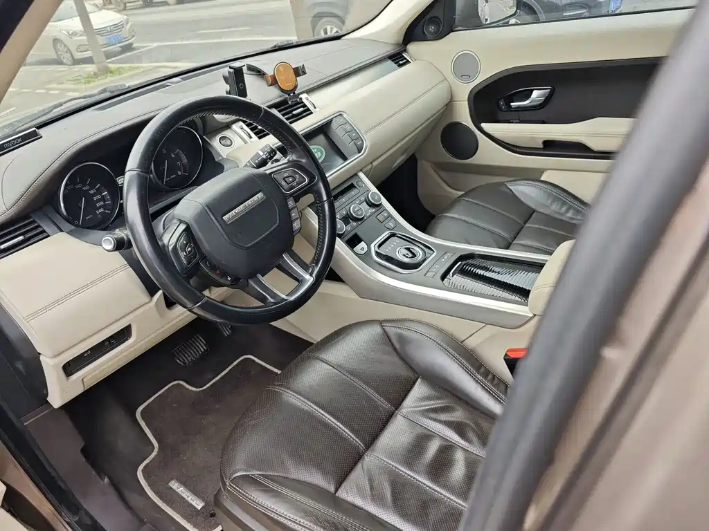 Land Rover Range Rover Evoque 2015 2.0T Dynamic Premium Limited Edition 2015 - thumbnail 6