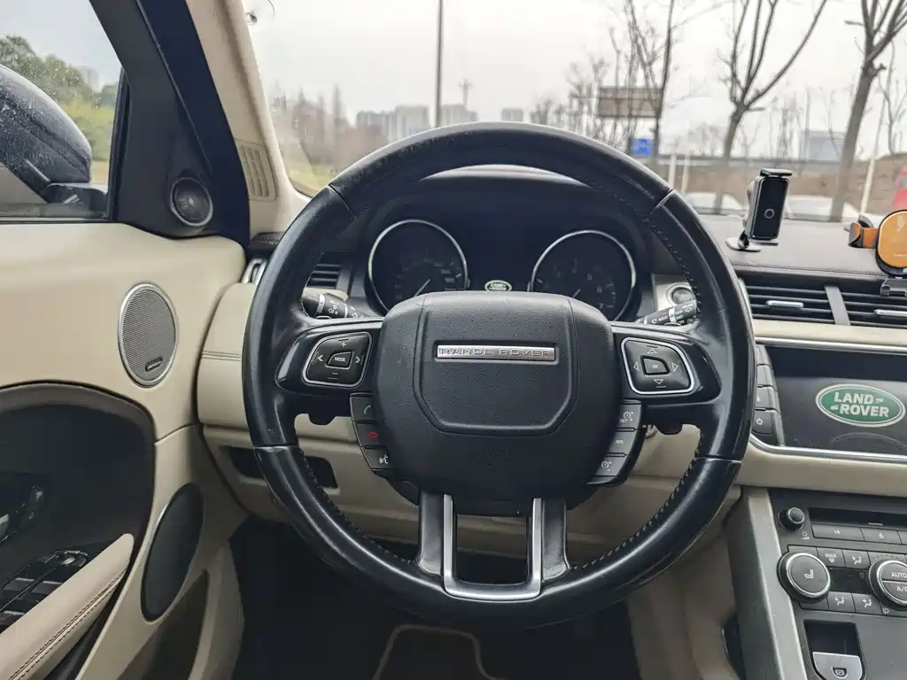 Land Rover Range Rover Evoque 2015 2.0T Dynamic Premium Limited Edition 2015 - thumbnail 8