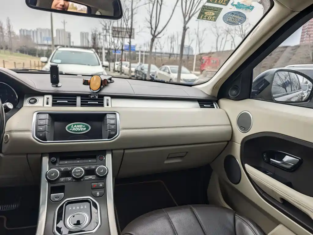 Land Rover Range Rover Evoque 2015 2.0T Dynamic Premium Limited Edition 2015 - thumbnail 10