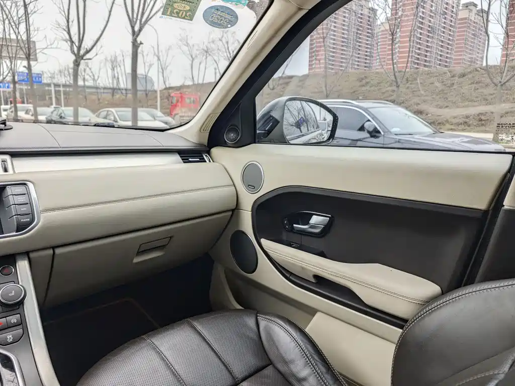 Land Rover Range Rover Evoque 2015 2.0T Dynamic Premium Limited Edition 2015 - thumbnail 11