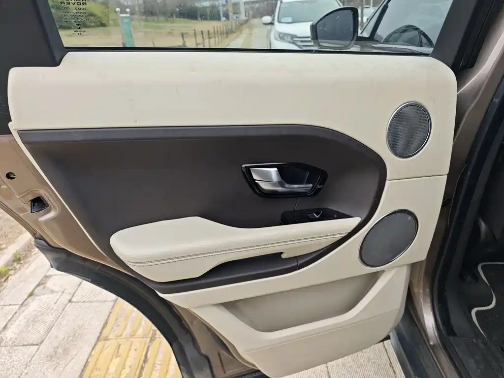 Land Rover Range Rover Evoque 2015 2.0T Dynamic Premium Limited Edition 2015 - thumbnail 13