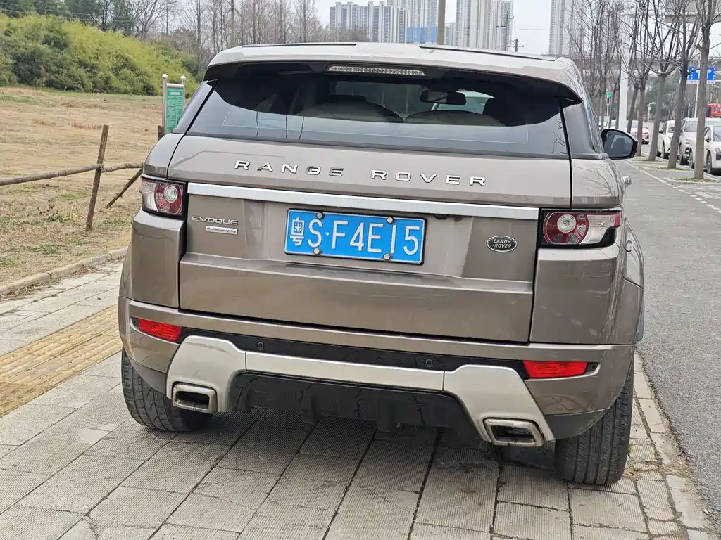 Land Rover Range Rover Evoque 2015 2.0T Dynamic Premium Limited Edition 2015 - thumbnail 17