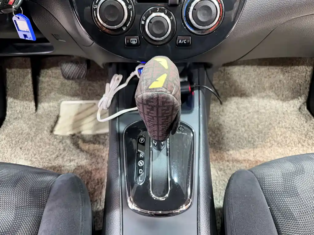Nissan Nissan Tiida 2014 1.6L CVT Comfort Edition 2015 - thumbnail 18
