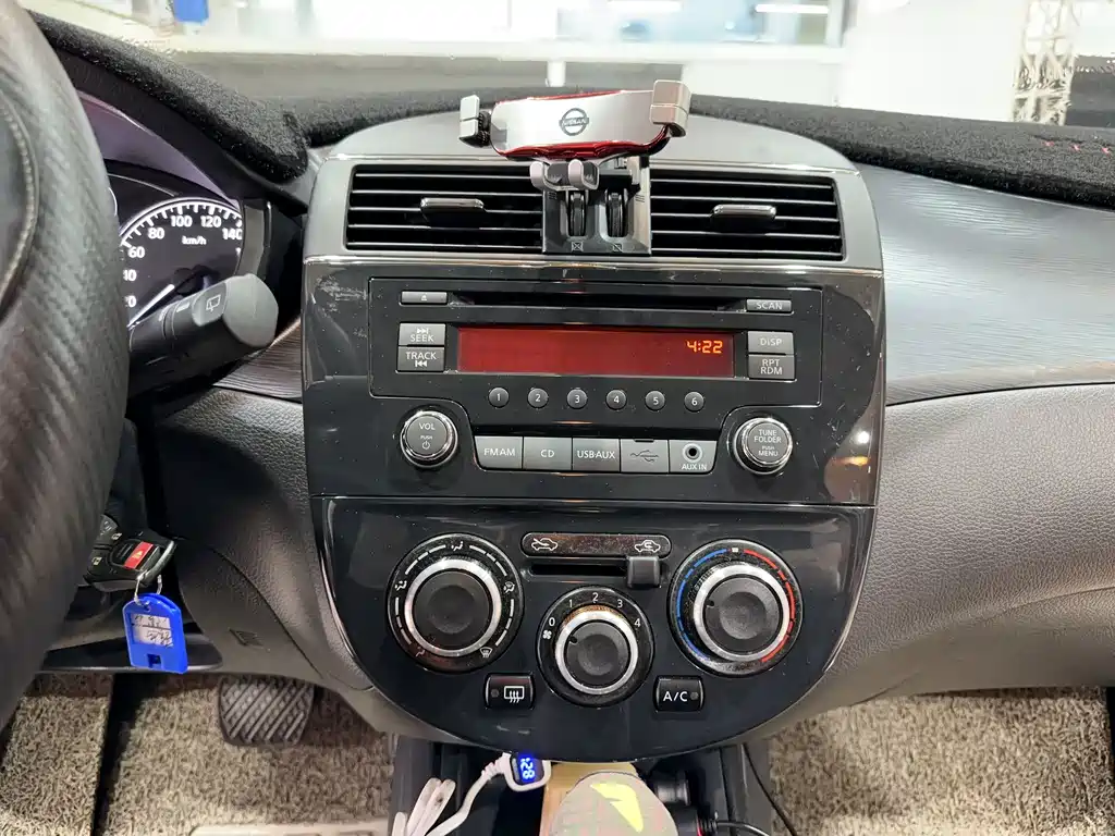 Nissan Nissan Tiida 2014 1.6L CVT Comfort Edition 2015 - thumbnail 19