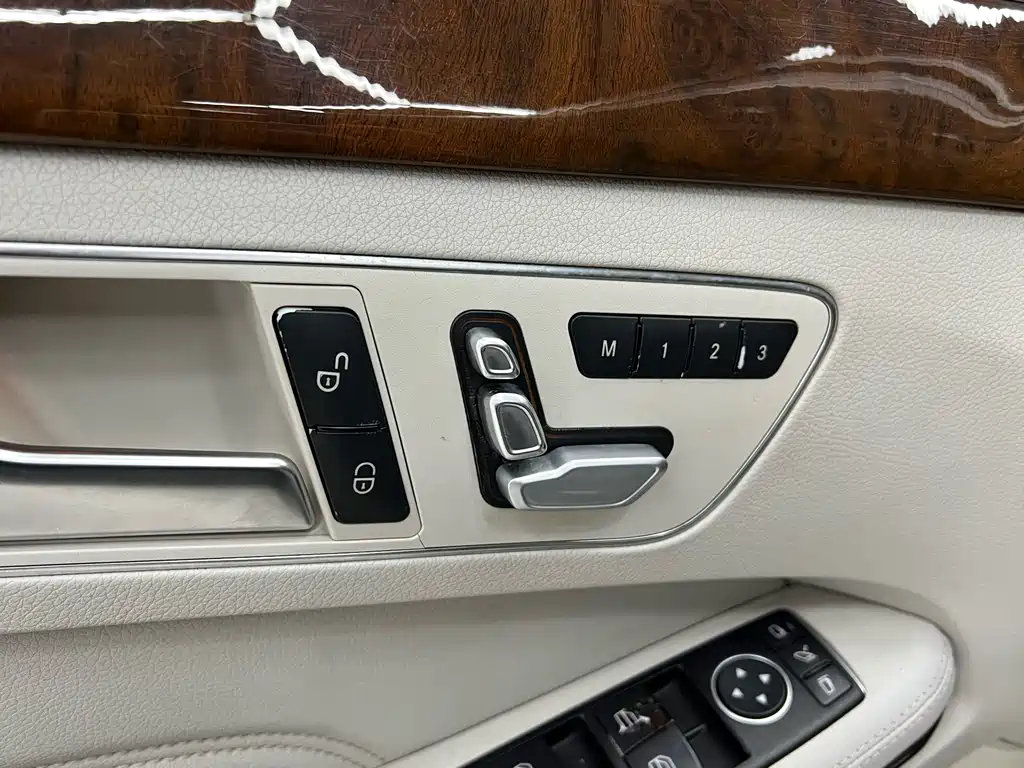 Mercedes-Benz Mercedes-Benz E-Class 2015 Facelift E 200 L 2016 - thumbnail 7