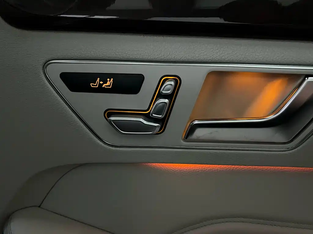 Mercedes-Benz Mercedes-Benz E-Class 2015 Facelift E 200 L 2016 - thumbnail 11