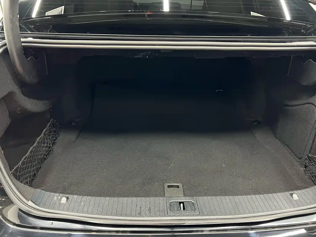 Mercedes-Benz Mercedes-Benz E-Class 2015 Facelift E 200 L 2016 - thumbnail 16