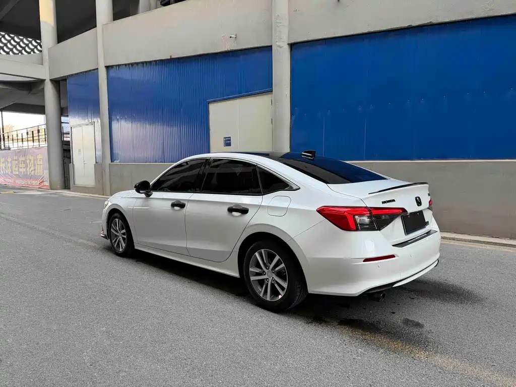 Honda Honda Civic 2023 240TURBO CVT Sporty C-Pillar Special Edition 2025 - thumbnail 6