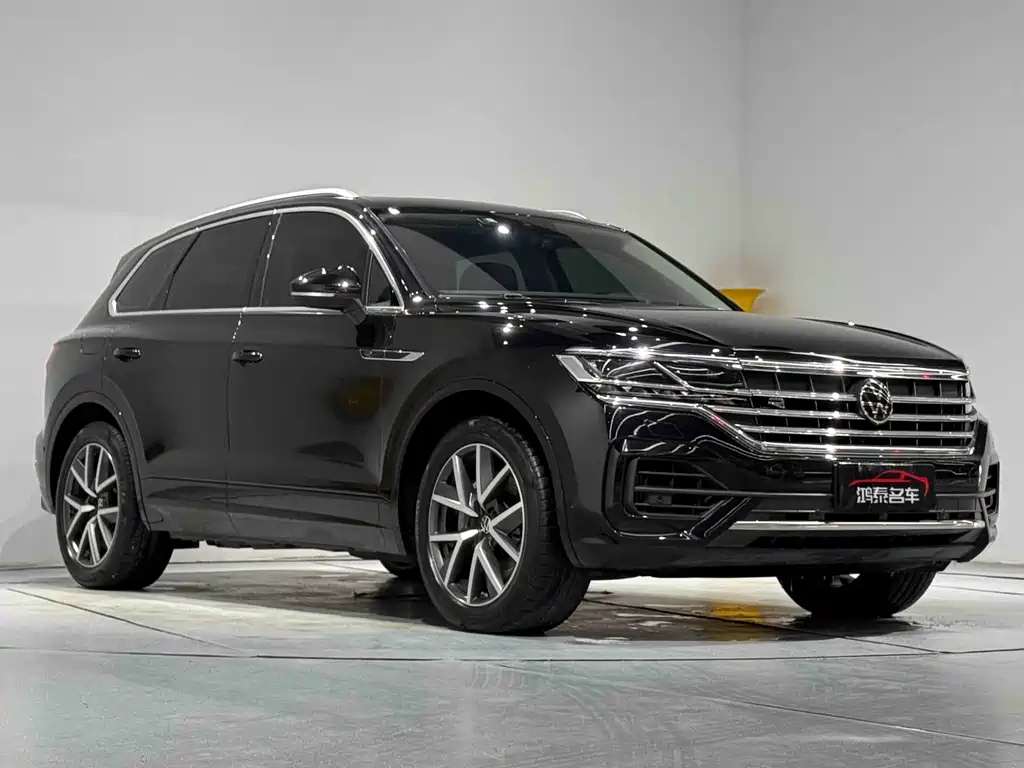 Volkswagen Volkswagen Touareg 2022 3.0TSI R-Line Sport Package 2023 - thumbnail 4